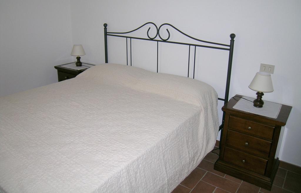 Agriturismo Podere Ossaia Cortona Habitación foto